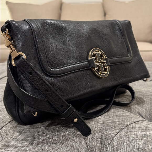 Tory Burch Crossbody Amanda Foldover Black Pebbled Leather Convertible Bag - Picture 3 of 17